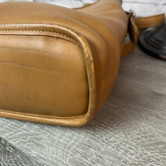 Coach Legacy Vintage Camel Tan Medium Bucket Duffle Hobo Shoulder Bag Purse 6010 - Picture 6 of 10